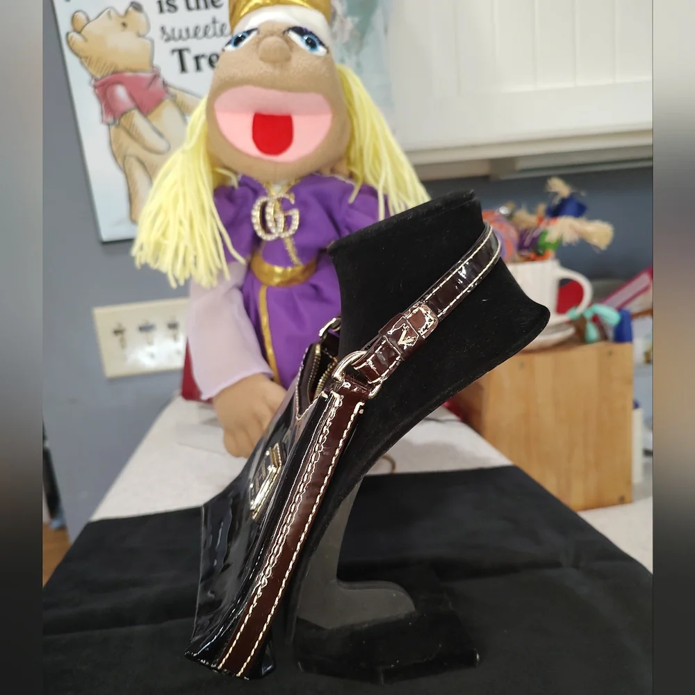 Mini Dooney & Bourke 🖤 patent leather hand bag contrast stitching - Picture 5 of 10